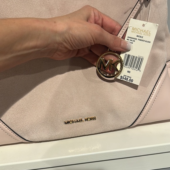 Micheal Kors medium sized handbag - Picture 4 of 5